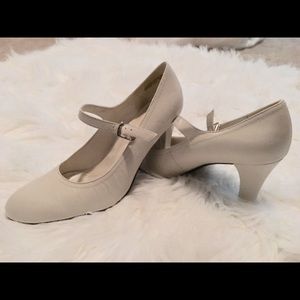 Ivory pumps- ONLY WORN ONCE!!